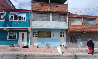 casa en venta en el tesoro. Cod V7071901