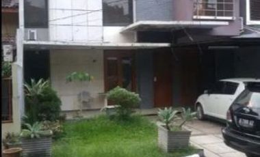 Rumah siap huni 2 lantai di jatibening Estate di Pondok Gede Bekasi