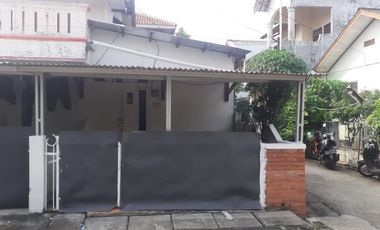 Disewakan Rumah Hook Kranji Bekasi dkt Stasiun Tol Jl Raya