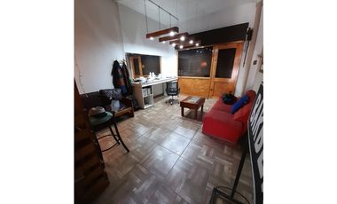 CASA con DEPTO Y TRES LOCALES A RECICLAR