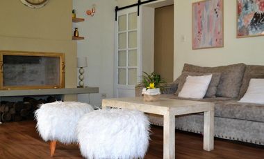 Casa Quinta ubicada a 100 metros de la Avenida Pres. Perón.