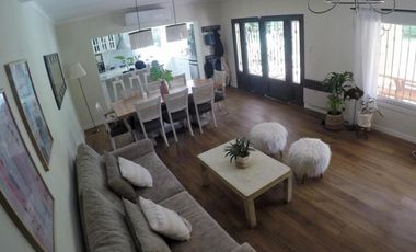 Casa Quinta ubicada a 100 metros de la Avenida Pres. Perón.