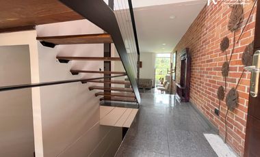 casa en arriendo en loma del atravesado. Cod A775645