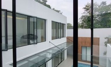 LUXURIOUS MODERN TROPICAL HOUSE FOR SALE at Jl TAMAN TIRTA GOLF, BSD