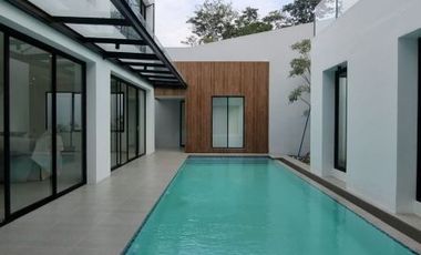 LUXURIOUS MODERN TROPICAL HOUSE FOR SALE at Jl TAMAN TIRTA GOLF, BSD