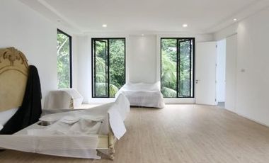 LUXURIOUS MODERN TROPICAL HOUSE FOR SALE at Jl TAMAN TIRTA GOLF, BSD