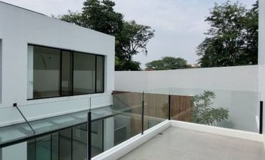 LUXURIOUS MODERN TROPICAL HOUSE FOR SALE at Jl TAMAN TIRTA GOLF, BSD