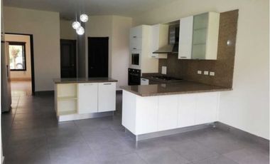 Se Alquila Casa en Antigua Costa del Este