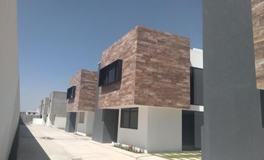 Casa en condominio - Santa María Totoltepec