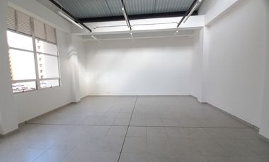 apartamento en arriendo en conjunto residencial eco santa cruz piso 10. Cod A13906