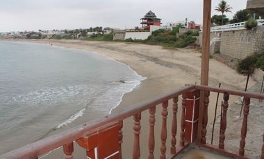 Se Alquila Casa Frente al Mar en Ballenita