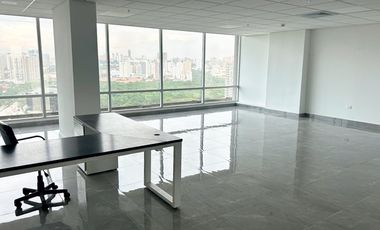 consultorio en arriendo en loma de oro. Cod A26608