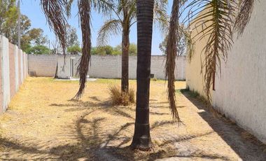 Venta Casa con Alberca y Bodegas Comerciales Cerca Aeropuerto de Aguascalientes