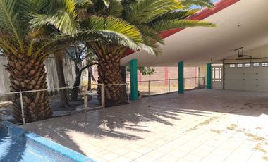 Venta Casa con Alberca y Bodegas Comerciales Cerca Aeropuerto de Aguascalientes