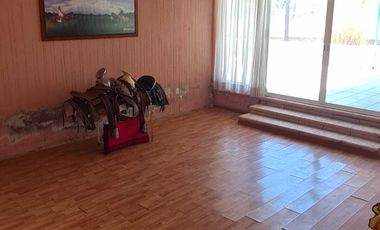 Venta Casa con Alberca y Bodegas Comerciales Cerca Aeropuerto de Aguascalientes