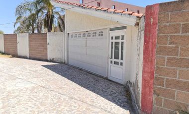 Venta Casa con Alberca y Bodegas Comerciales Cerca Aeropuerto de Aguascalientes