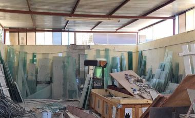 Venta Casa con Alberca y Bodegas Comerciales Cerca Aeropuerto de Aguascalientes