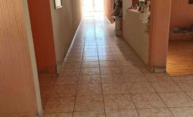 Venta Casa con Alberca y Bodegas Comerciales Cerca Aeropuerto de Aguascalientes