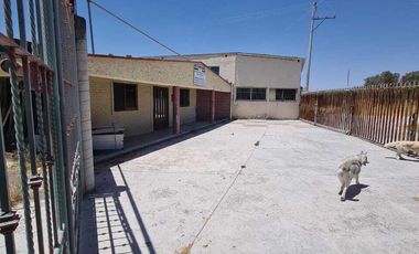 Venta Casa con Alberca y Bodegas Comerciales Cerca Aeropuerto de Aguascalientes
