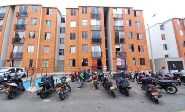 apartamento en arriendo/venta en arboleda campestre yarumo piso 7 sin ascensor. Cod A13536