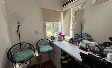 EN VENTA  CASA 6 DORMITORIOS. 3 COCHERAS CUBIERTAS. QUINCHO Y PILETA. TERRENO DE 1422M2 - FUNES.