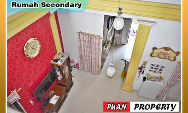 dijual murah rumah seken 2 lantai di marpoyan damai