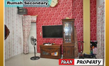 dijual murah rumah seken 2 lantai di marpoyan damai