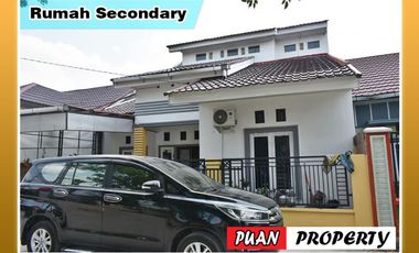 dijual murah rumah seken 2 lantai di marpoyan damai