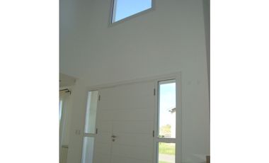 Casa 4 dormitorios barrio privado Rumencó