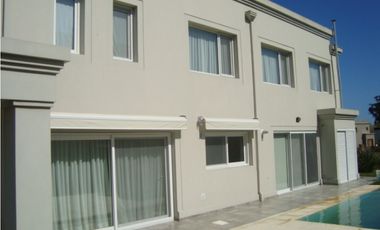 Casa 4 dormitorios barrio privado Rumencó