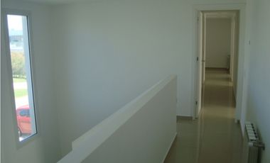 Casa 4 dormitorios barrio privado Rumencó