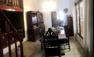 VENTAS CASA 5 AMBIENTES CON COCHERA BANFIELD