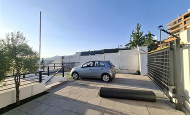 Casa en venta de 5 dorm. Colegio Mayflawer, Lo Barnechea