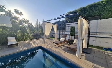 Casa en venta de 5 dorm. Colegio Mayflawer, Lo Barnechea
