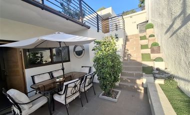 Casa en venta de 5 dorm. Colegio Mayflawer, Lo Barnechea