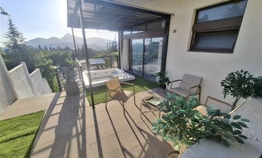 Casa en venta de 5 dorm. Colegio Mayflawer, Lo Barnechea