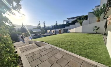 Casa en venta de 5 dorm. Colegio Mayflawer, Lo Barnechea