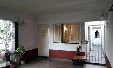 CASA TRES AMBIENTES CON GARAGE PARA DOS AUTOS