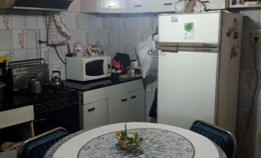 CASA TRES AMBIENTES CON GARAGE PARA DOS AUTOS