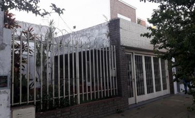 CASA TRES AMBIENTES CON GARAGE PARA DOS AUTOS