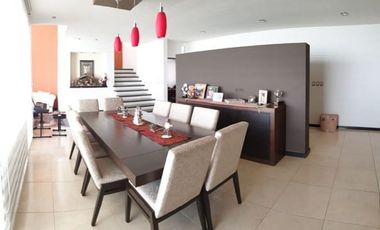 Residencia con amplio jardín en Tres Marías