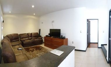Residencia con amplio jardín en Tres Marías