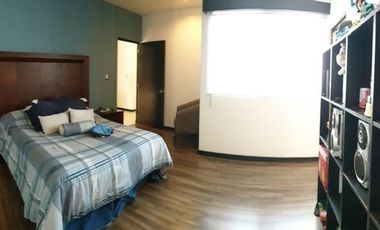 Residencia con amplio jardín en Tres Marías