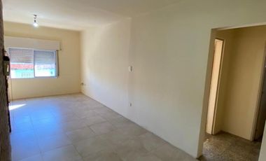 En Venta Departamento de 3 ambientes en La Tablada