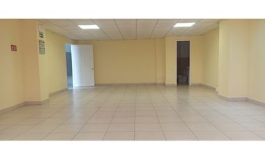 SE ALQUILA BODEGA EN AVE CINCUENTENARIO | LISTA PARA OCUPAR