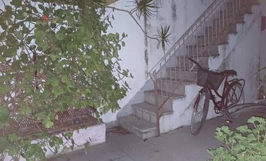Casa PH en venta en Villa Dominico