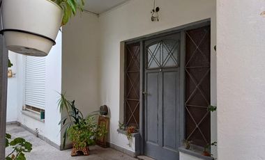 Casa PH en venta en Villa Dominico