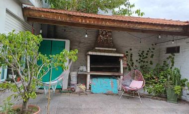 Casa PH en venta en Villa Dominico