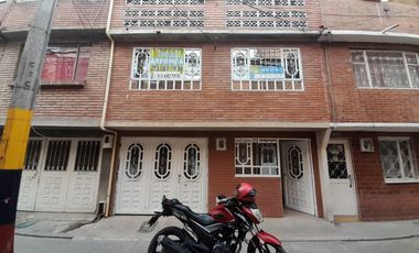 casa en arriendo en candelaria la nueva. Cod A120061