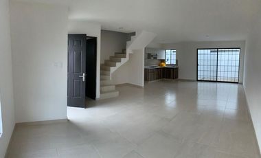 CASA EN RENTA  al sur de León gto salida a Silao